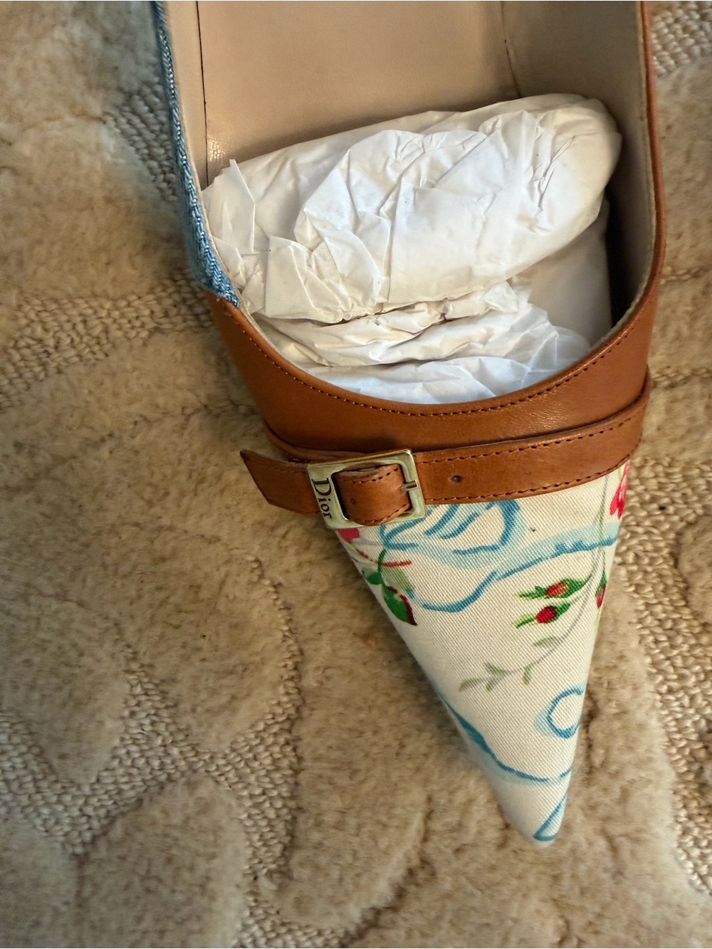 DIOR rare find. 
LEATHER,DENIM,FLORAL PUMP Archival Style! EUC ,SIZE 39  wow - Picture 7 of 7